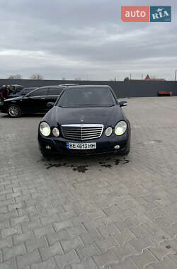 Седан Mercedes-Benz E-Class 2002 в Николаеве