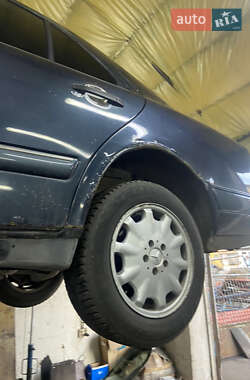 Седан Mercedes-Benz E-Class 1998 в 