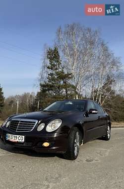 Седан Mercedes-Benz E-Class 2008 в Вараші