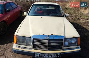 Седан Mercedes-Benz E-Class 1991 в Львові