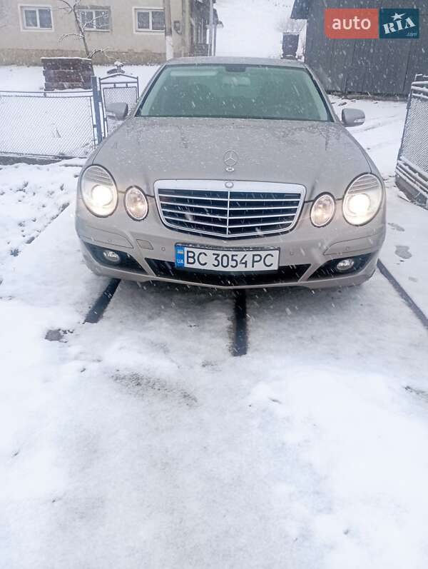 Седан Mercedes-Benz E-Class 2007 в 
