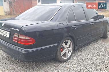 Седан Mercedes-Benz E-Class 2001 в 