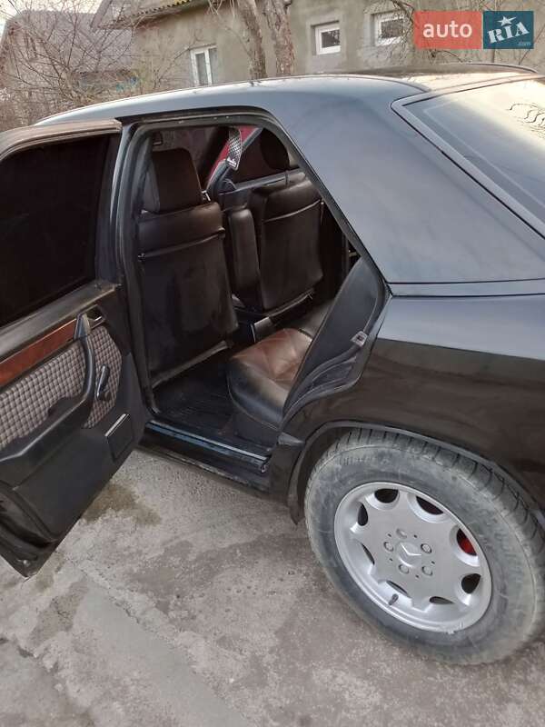 Седан Mercedes-Benz E-Class 1989 в Вашковцах