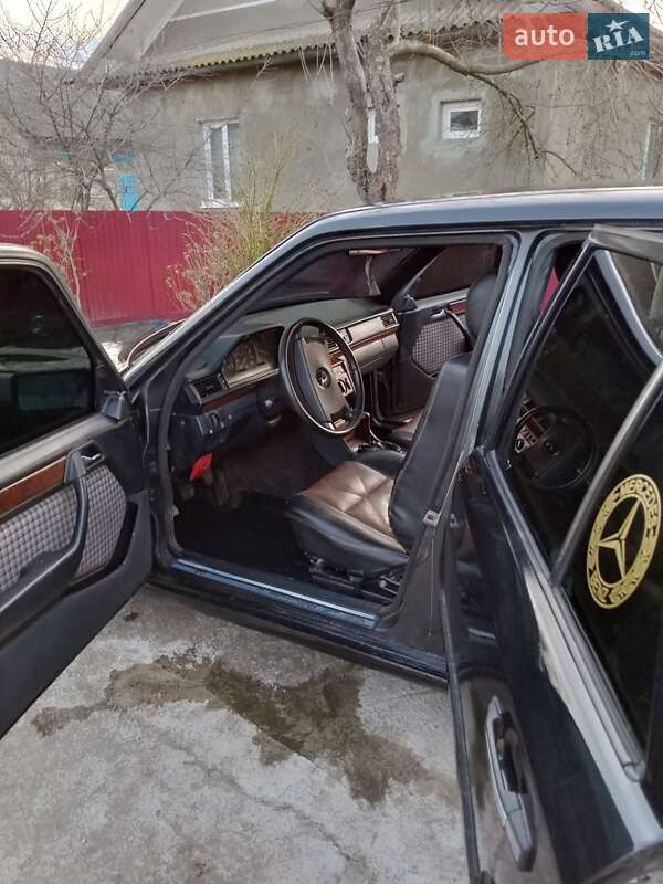 Седан Mercedes-Benz E-Class 1989 в Вашковцах