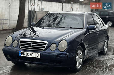 Седан Mercedes-Benz E-Class 2000 в Здолбуніві