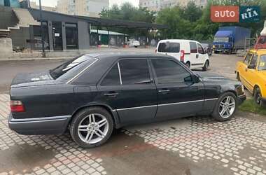 Седан Mercedes-Benz E-Class 1995 в Кам'янець-Подільському