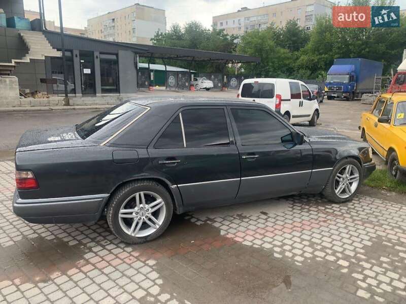 Седан Mercedes-Benz E-Class 1995 в Кам'янець-Подільському