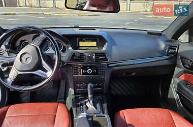 Купе Mercedes-Benz E-Class 2011 в 