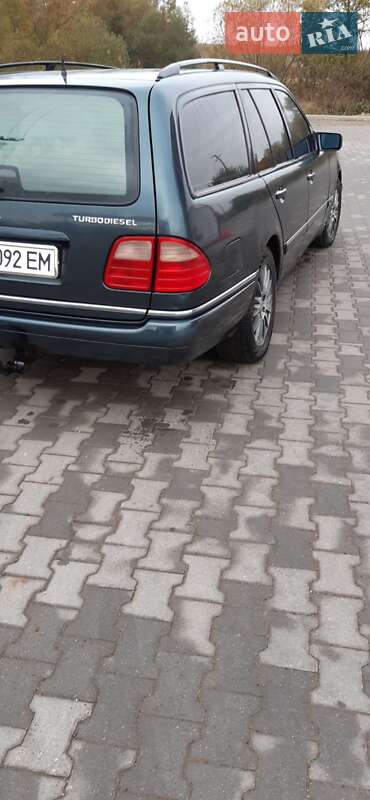 Універсал Mercedes-Benz E-Class 1998 в Чернівцях