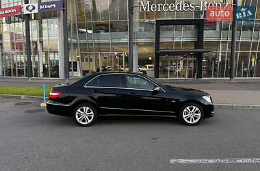 Седан Mercedes-Benz E-Class 2010 в 