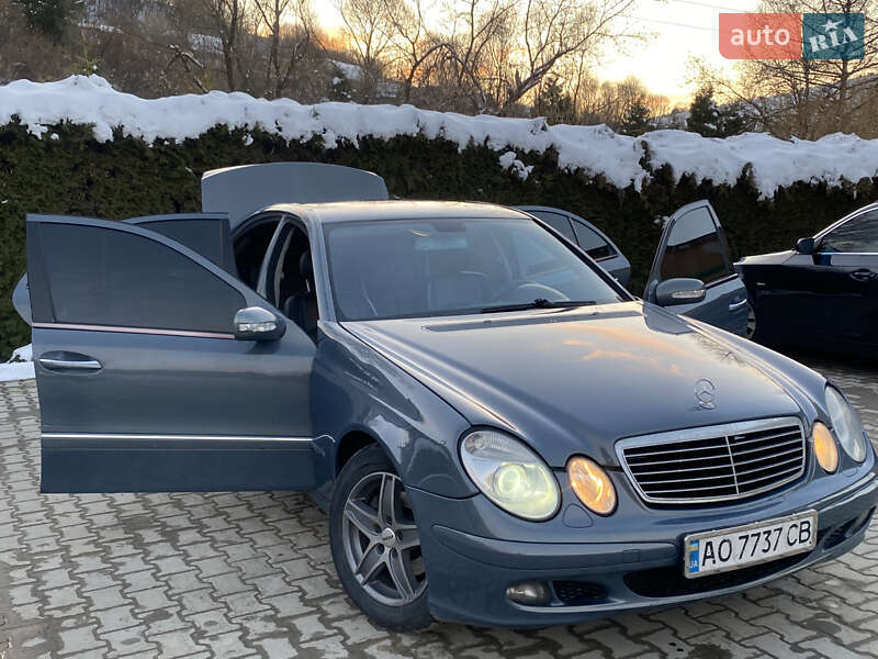 Седан Mercedes-Benz E-Class 2003 в Турке