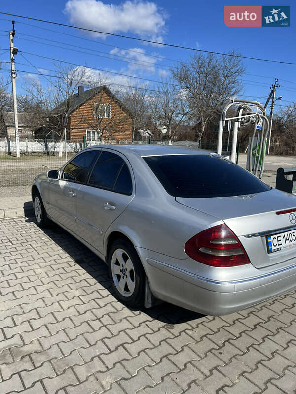 Седан Mercedes-Benz E-Class 2003 в Черновцах