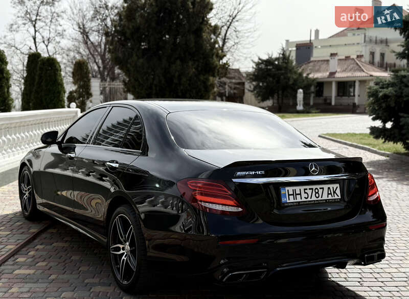 Седан Mercedes-Benz E-Class 2016 в Киеве