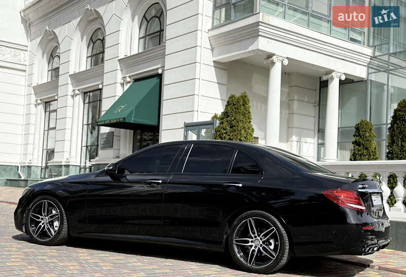 Седан Mercedes-Benz E-Class 2016 в Киеве