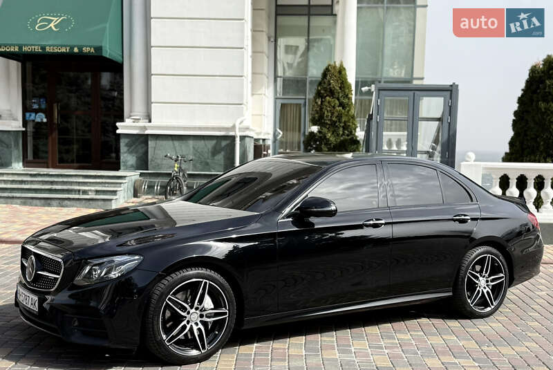 Седан Mercedes-Benz E-Class 2016 в Киеве