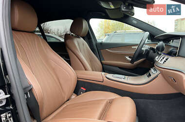 Седан Mercedes-Benz E-Class 2022 в 