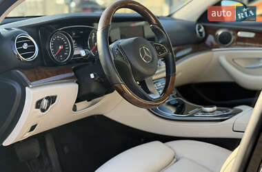Седан Mercedes-Benz E-Class 2016 в 