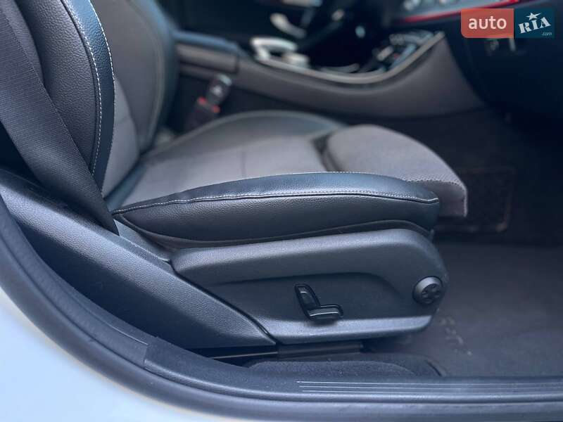 Седан Mercedes-Benz E-Class 2016 в Южному