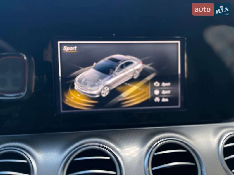 Седан Mercedes-Benz E-Class 2016 в Южному