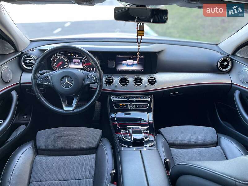 Седан Mercedes-Benz E-Class 2016 в Южному