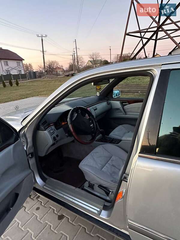 Седан Mercedes-Benz E-Class 1998 в Львове