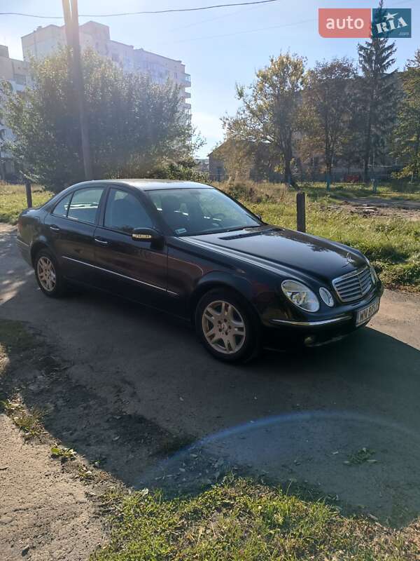 Седан Mercedes-Benz E-Class 2005 в Костополе