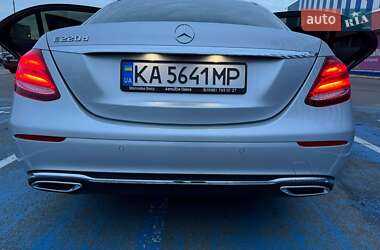 Седан Mercedes-Benz E-Class 2016 в 