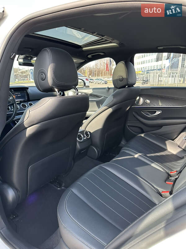 Седан Mercedes-Benz E-Class 2017 в Києві