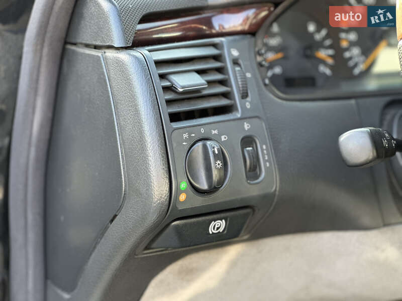 Седан Mercedes-Benz E-Class 1997 в Львові