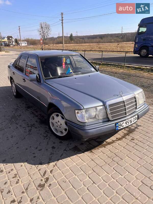 Седан Mercedes-Benz E-Class 1992 в Рава-Русской
