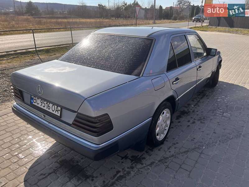 Седан Mercedes-Benz E-Class 1992 в Рава-Русской