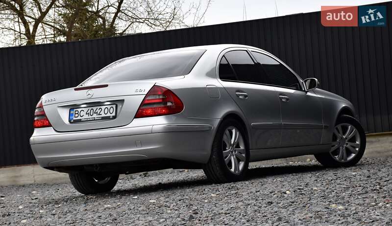 Седан Mercedes-Benz E-Class 2004 в Дрогобыче