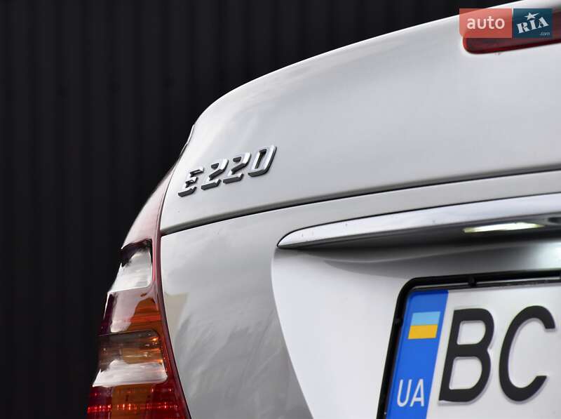 Седан Mercedes-Benz E-Class 2004 в Дрогобыче