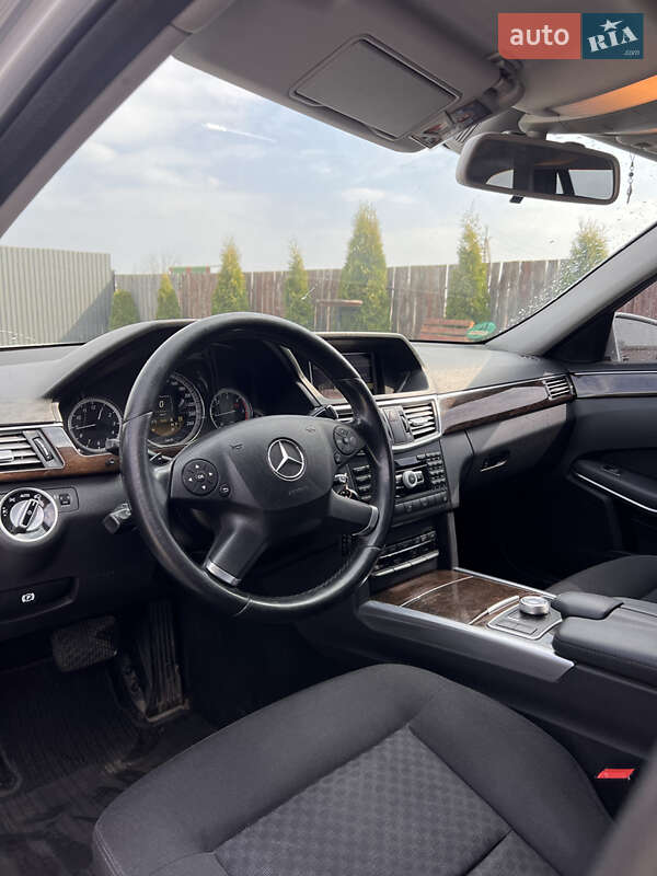 Універсал Mercedes-Benz E-Class 2011 в Сарнах