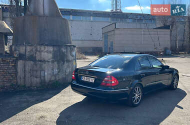 Седан Mercedes-Benz E-Class 2002 в 