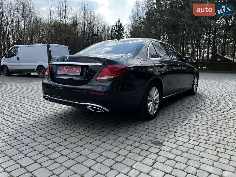 Седан Mercedes-Benz E-Class 2017 в Киеве