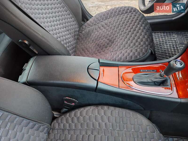 Седан Mercedes-Benz E-Class 2007 в Черновцах