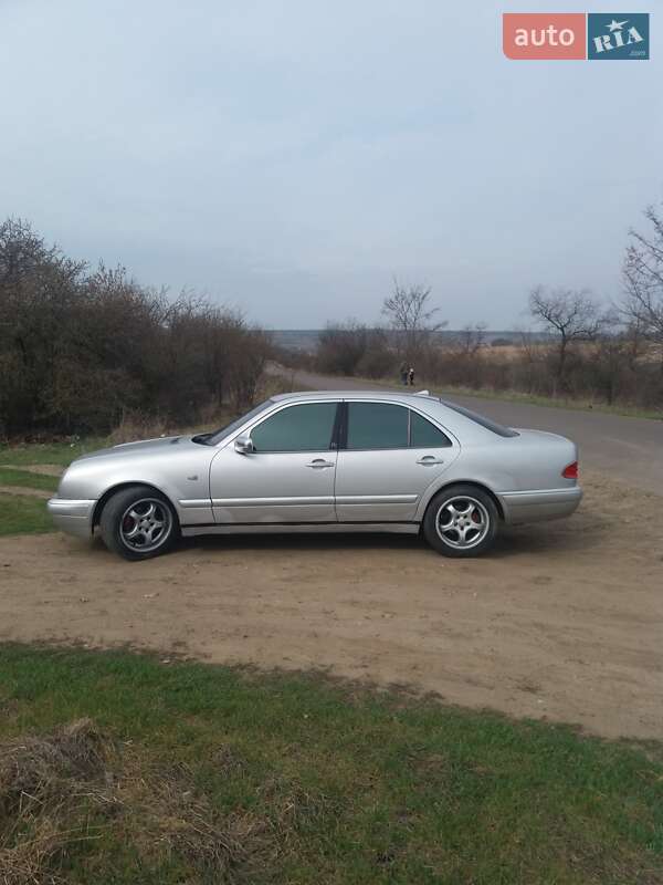Седан Mercedes-Benz E-Class 1999 в Березівці