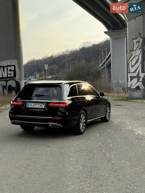 Универсал Mercedes-Benz E-Class 2017 в Киеве