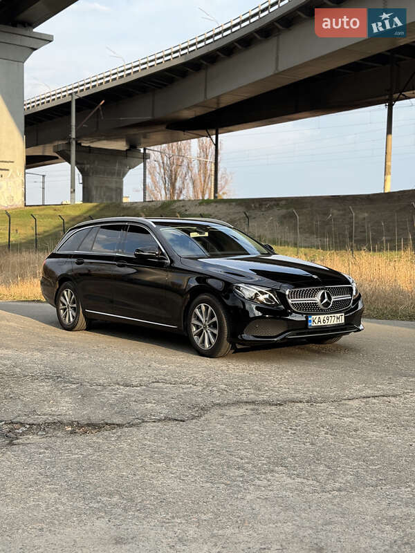 Универсал Mercedes-Benz E-Class 2017 в Киеве