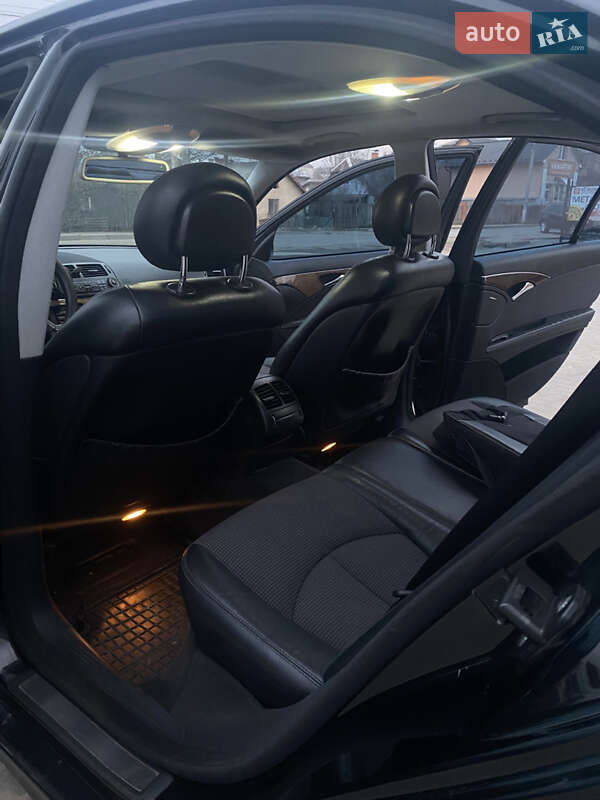 Седан Mercedes-Benz E-Class 2005 в Самборе
