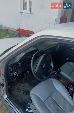 Седан Mercedes-Benz E-Class 1989 в 