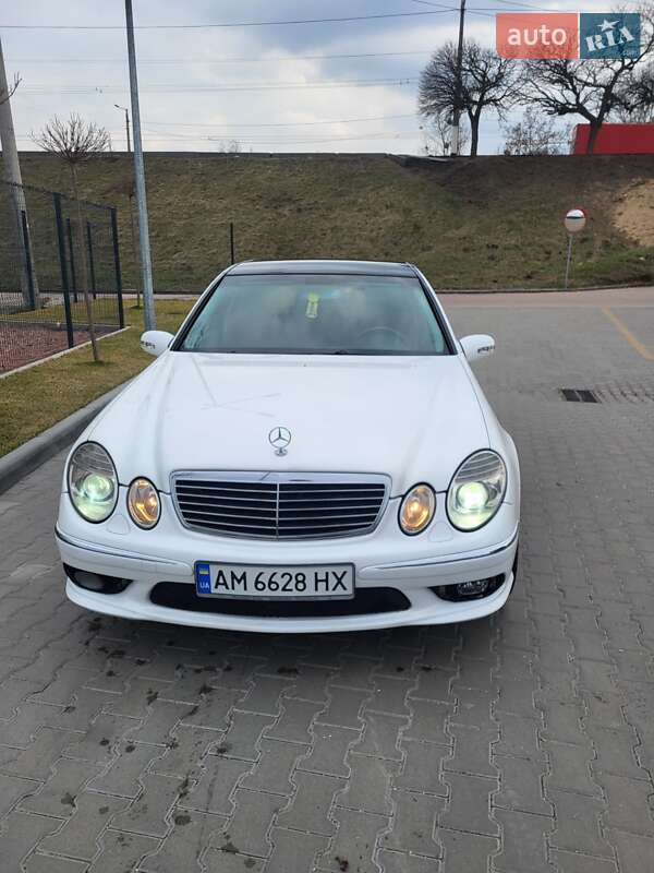 Седан Mercedes-Benz E-Class 2002 в Житомирі
