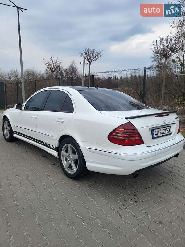 Седан Mercedes-Benz E-Class 2002 в Житомирі