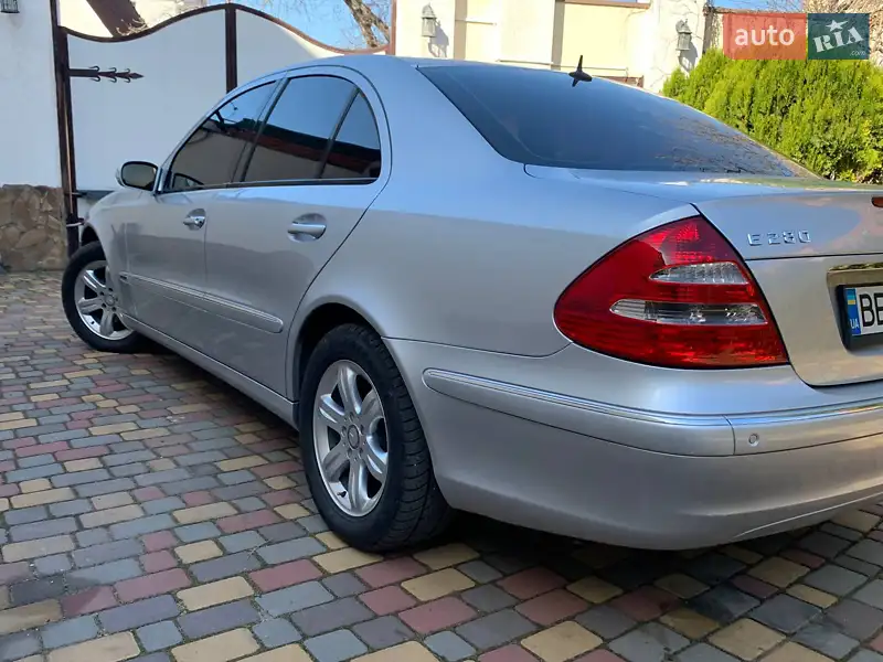 Седан Mercedes-Benz E-Class 2005 в 