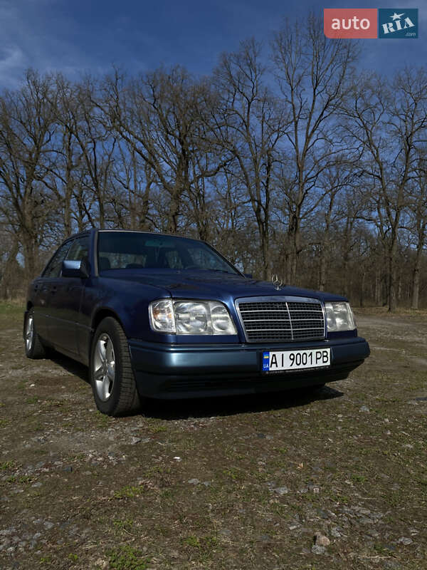 Седан Mercedes-Benz E-Class 1993 в Білій Церкві