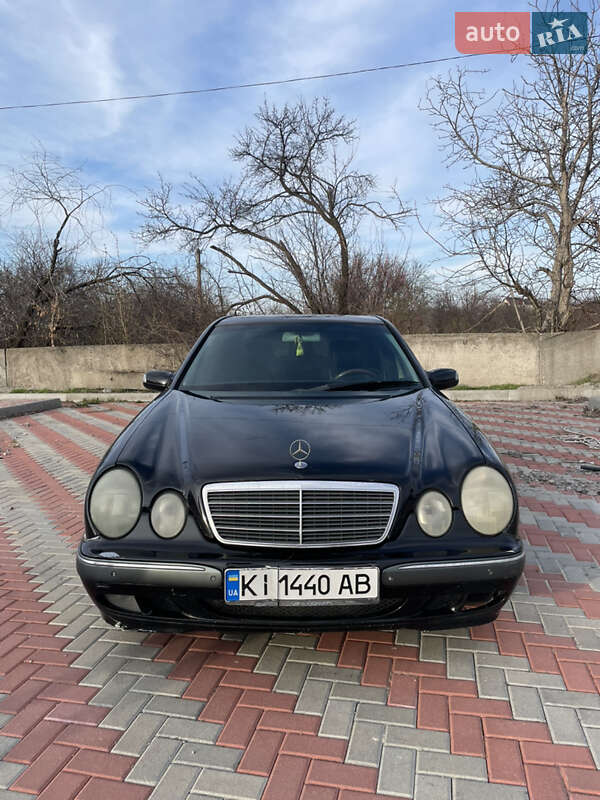 Mercedes-Benz E-Class 2000