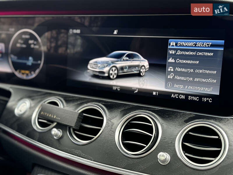 Седан Mercedes-Benz E-Class 2017 в Киеве