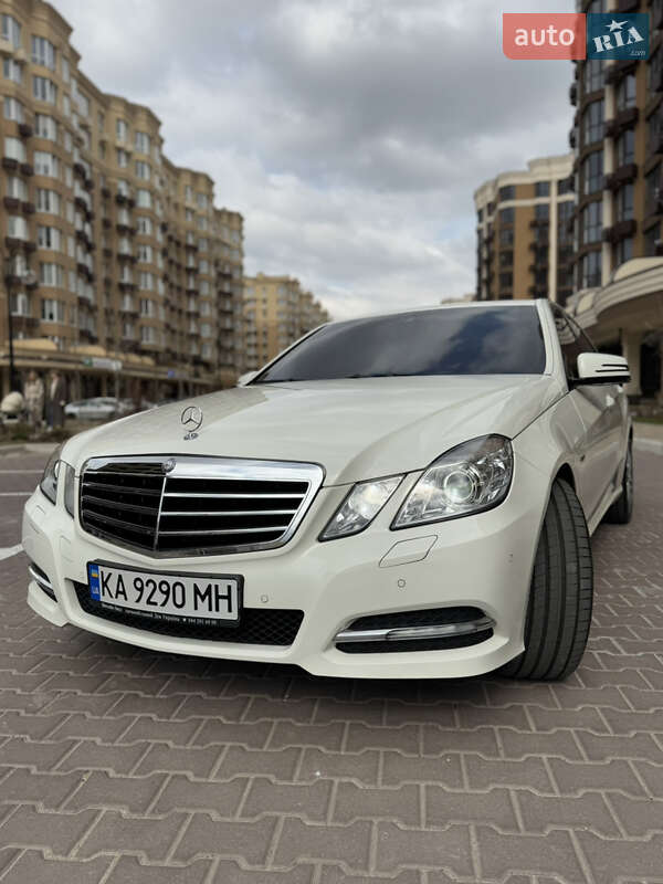 Седан Mercedes-Benz E-Class 2011 в Софиевской Борщаговке