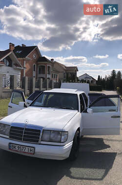 Седан Mercedes-Benz E-Class 1988 в 